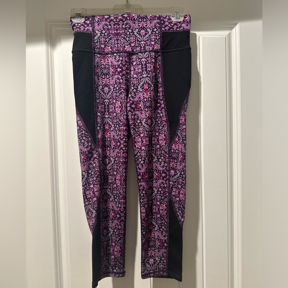 Athleta High Rise tapestry chaturangs Capri leggings yoga pants size XS‎